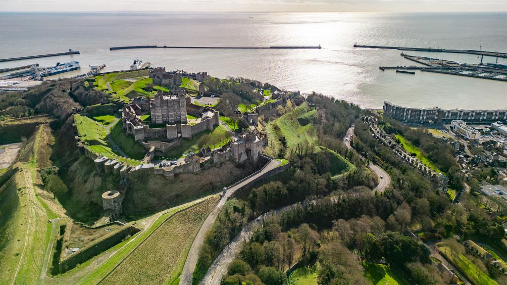 Lot: 42 - SUBSTANTIAL FREEHOLD INVESTMENT - Drone photo of Victoria Park and Dover Castle
